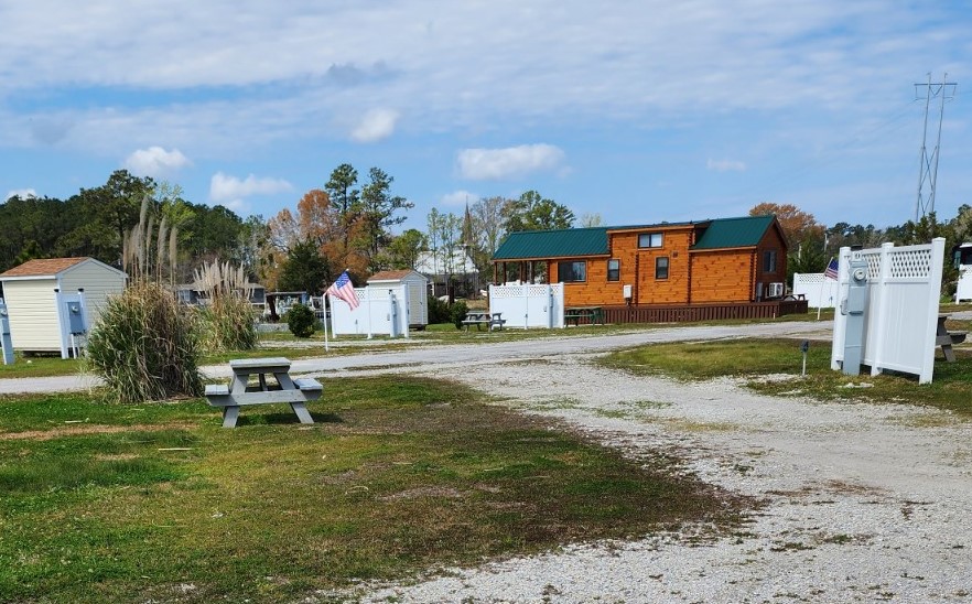 Long pull-through RV site 9 with green space at the end of the row
